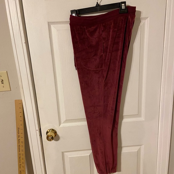 Secret Treasures Maroon Lounge Pants - Picture 1 of 6